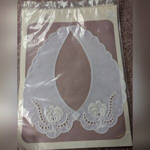 Crown originals St Louis Trimmings white cotton collar eyelet floral 9" x 9" VTG